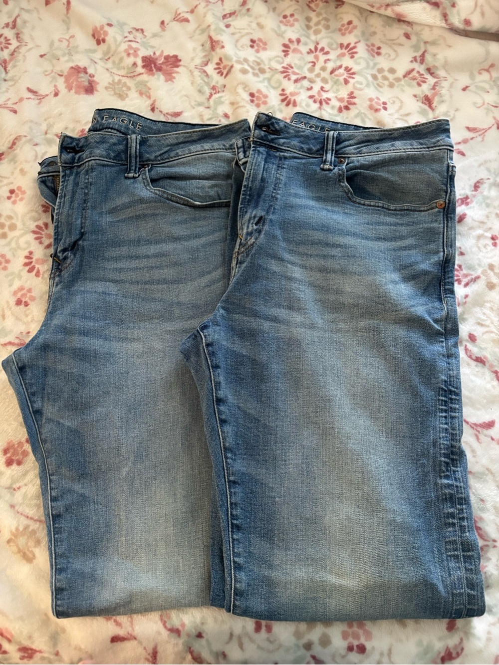 American Eagle Outfitters Men’s Bootcut Jeans in Light Blue Wash